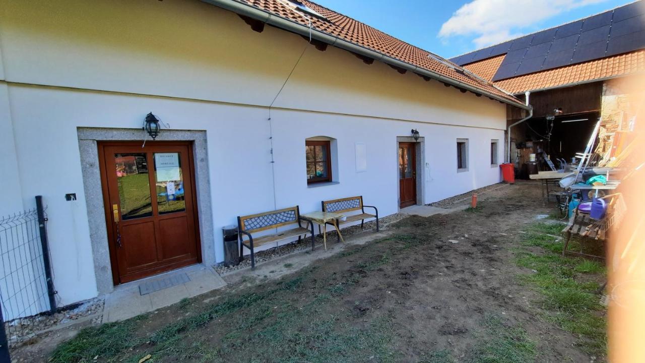 Podkrovi V Jihoceskem Statku Nemejice Kültér fotó